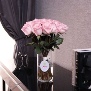זר ורדים Pink באגרטל